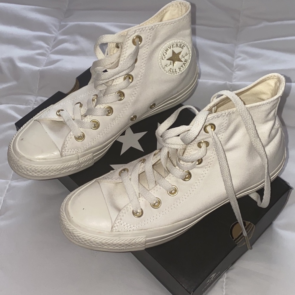 Tan High top Converse